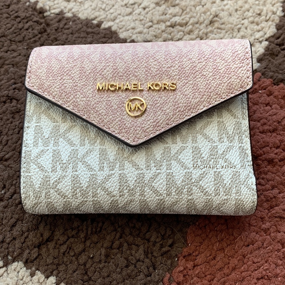 Michael Kors Signature Jet Set Medium Tri-Fold Wallet